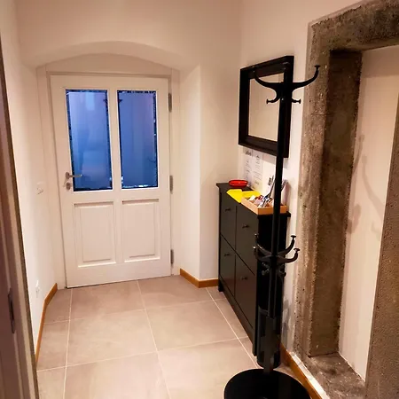 Cjase Vecje Appartement Sùtrio